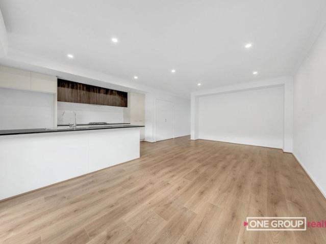 For Lease Brand New 4 Bedroom Townhouse in Prime Mickleham Location