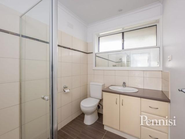 FOR LEASE BY PENNISI