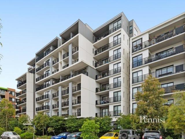 FOR LEASE BY PENNISI