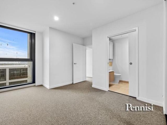 FOR LEASE BY PENNISI