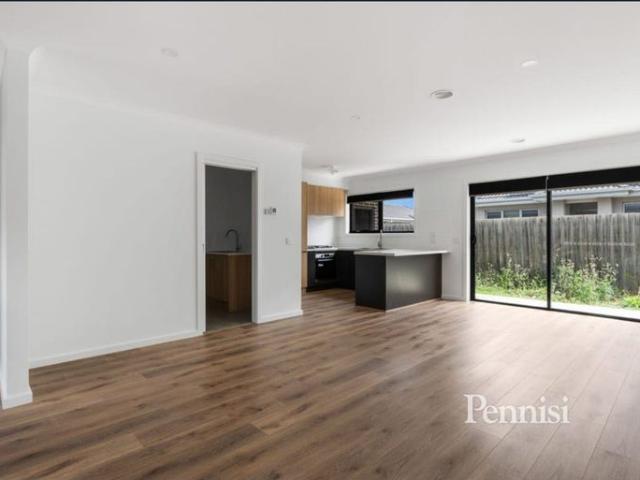 FOR LEASE BY PENNISI