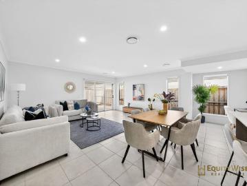 For Lease Immaculate and So Close To Everything!