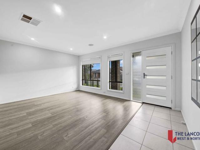 For lease in Kalkallo Walk to Kallo town Centre & Gilgai Plains Primary school