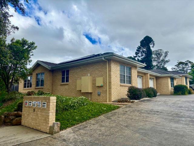 For Lease Lifestyle, Comfort & Convenience All in One!