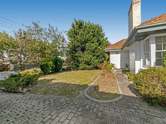 For Lease Light Filled Family Home in a Leafy Beaumaris Pocket