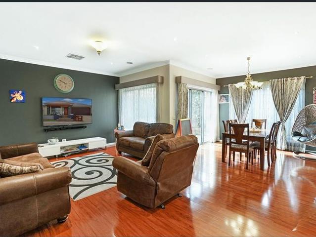 For Lease Modern Family Home with Stylish Interiors and Prime Point Cook Location