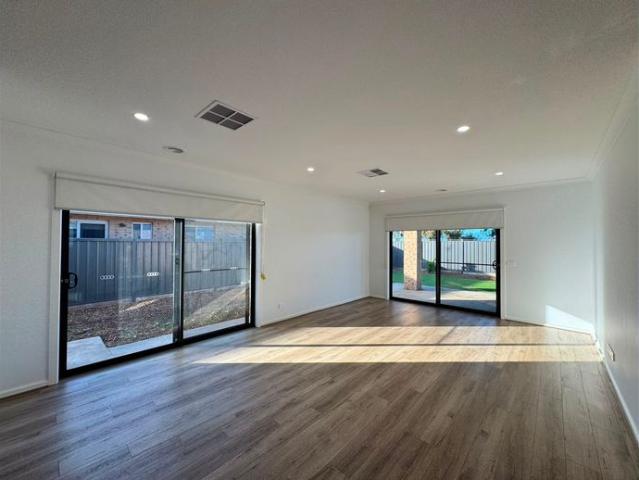 For Lease Modern Family Living in Established Glanmire Park