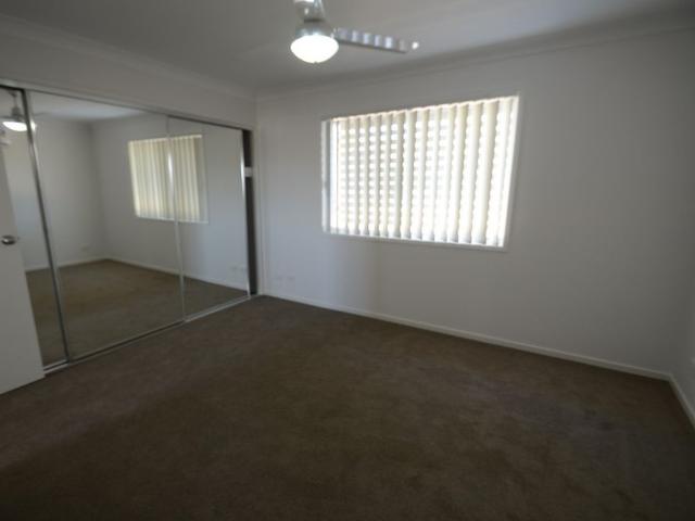 For Lease: Modern 3 Bedroom and 2.5 Bathroom Townhouse in Park Ridge