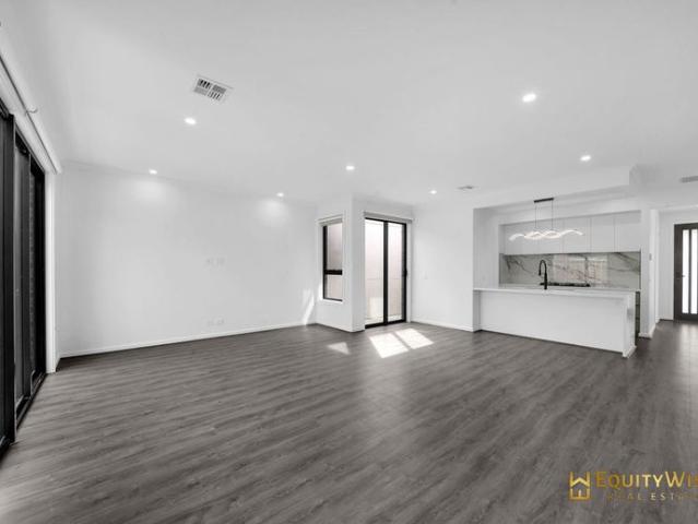 For Lease Modern 4 Bedroom Family Home with Designer Finishes in Tarneit
