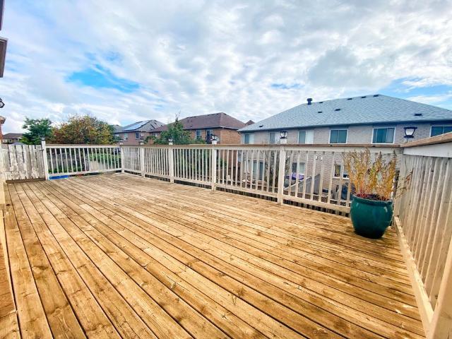 For Lease Main 114 Red River Crescent, Newmarket, Ontario