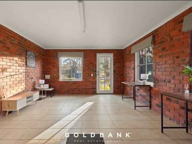 FOR LEASE – Spacious 5 Bedroom Home