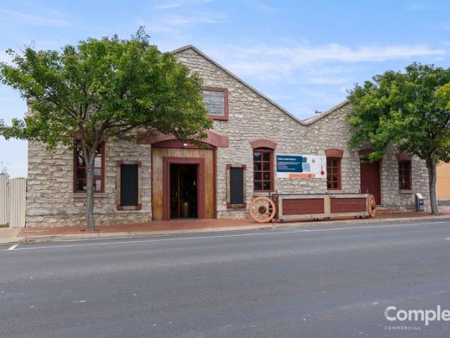 FOR LEASE STUNNING OLD WOOL STORE HOSPITALITY VENUE
