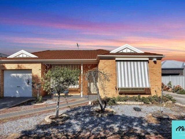 For Lease Stylish Family Living in a Sought After Location