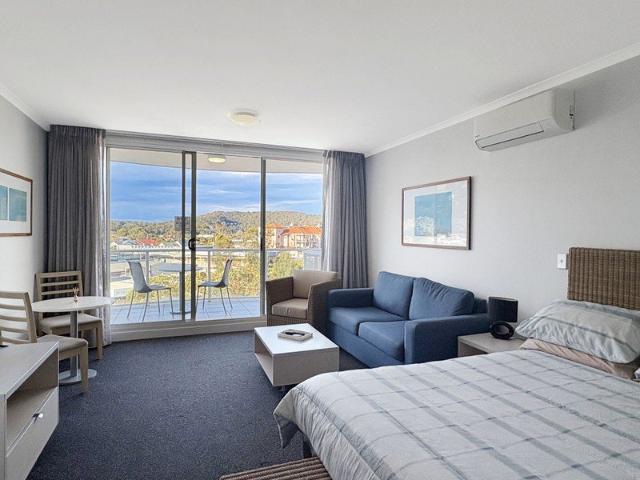 For Lease Stylish Furnished Studio in Mantra Building, Ettalong Beach