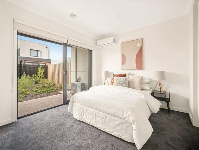 FOR LEASE | Stylish & Low Maintenance Living in the Heart of Carrum Downs Bills Incuded