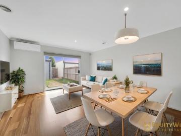 For Lease Park Facing Delight in Wyndham Vale