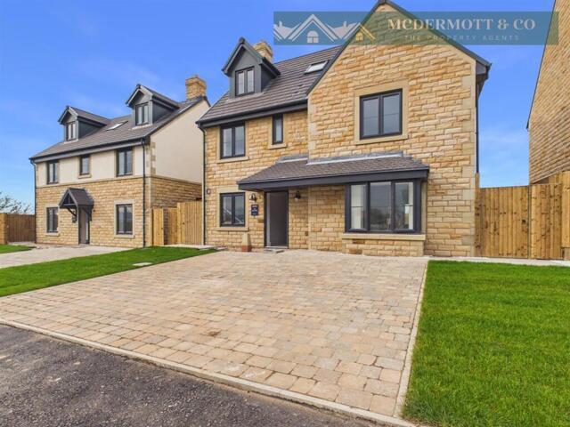 For Sale 4 Bedroom House Oldham Greater Manchester DS101931603