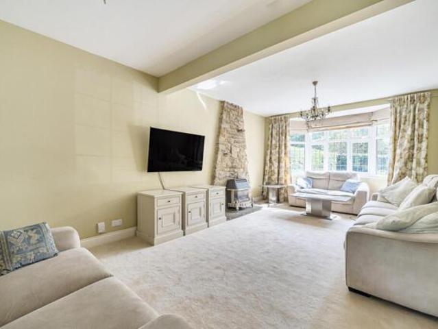 For Sale 4 Bedroom House Woking Surrey DS101678126