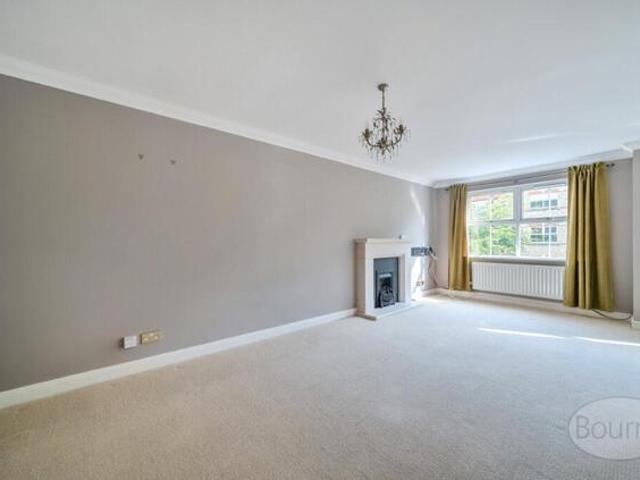 For Sale 4 Bedroom House Woking Surrey DS101796923