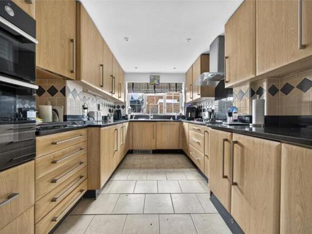 For Sale 4 Bedroom House Woking Surrey DS101797061