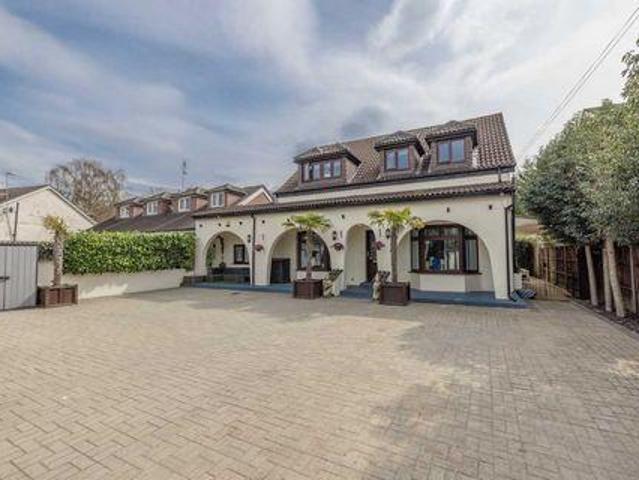 For Sale 4 Bedroom House Wraysbury Windsor DS104603176