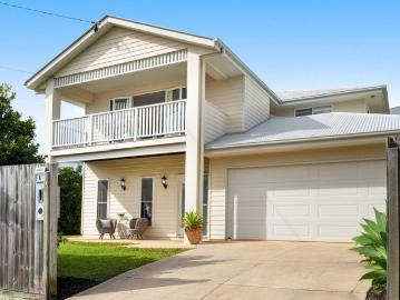 For Sale: 4 Pockley Street, Morningside QLD 4170 Spacious Family Living in a Prime Location