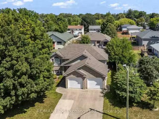 For sale: 513 PEIRSON AVENUE, Saugeen Shores, Ontario N0H2C1.