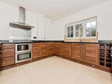 For Sale 5 Bedroom House Grays Essex DLS99290362