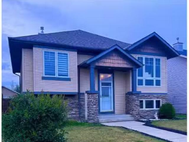 For sale: 10 Mackenzie Ranch WY, Lacombe, Alberta T4L0A7 E45.