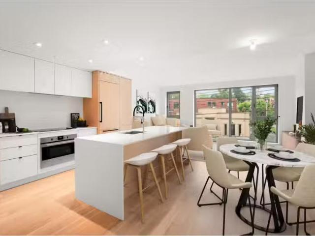 For sale: 121 Ch. Bates, #201, Mont Royal, Quebec H3S1A1 103.