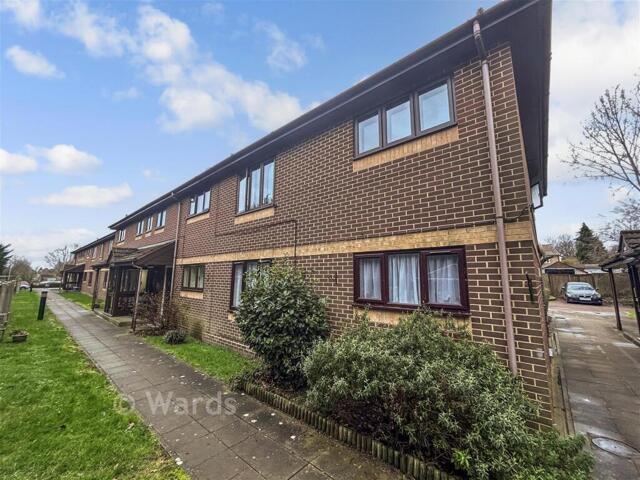 For Sale 1 Bedroom Apartment Gillingham Dorset DS101677306