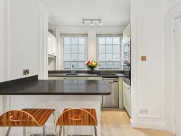 For Sale 1 Bedroom Apartment Londres Westminster DS99029586