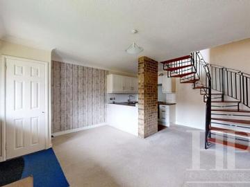 For Sale 1 Bedroom House Crawley West Sussex DS100917400