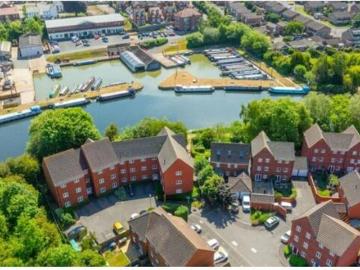 Room for sale in Burhill - Balcony, Equipped kitchen