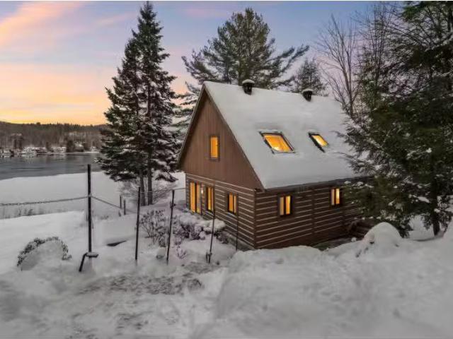 For sale: 222 305e Avenue, Saint Hippolyte, Quebec J8A2W2 14.