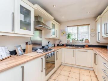For Sale 2 Bedroom Apartment Mold Flintshire DS101796808