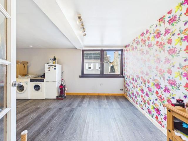 For Sale 2 Bedroom Apartment Kingussie Kingussie DLS100631857