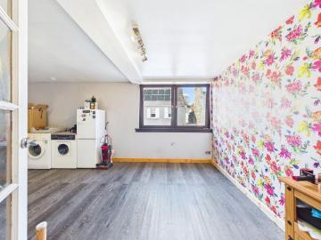 For Sale 2 Bedroom Apartment Kingussie Kingussie DS100631857