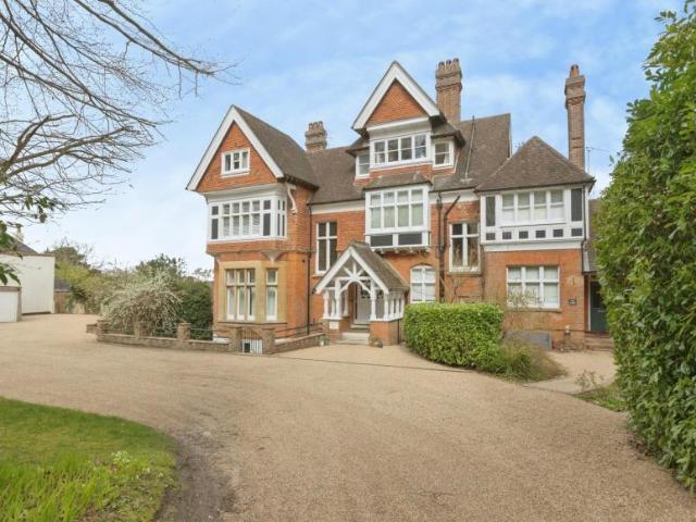 For Sale 2 Bedroom Apartment Royal Tunbridge Wells Kent DS105804967