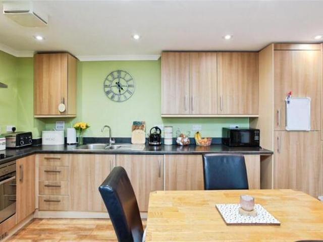 For Sale 2 Bedroom Apartment Tonbridge Kent DS101676885