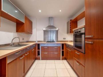 Ashton upon Mersey, M33 - Garden, Balcony
