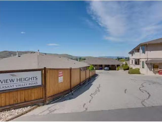For sale: 3906 Pleasant Valley Road Unit# 23, Vernon, British.