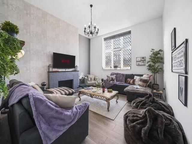 For Sale 3 Bedroom Apartment Canterbury Kent DS101676628