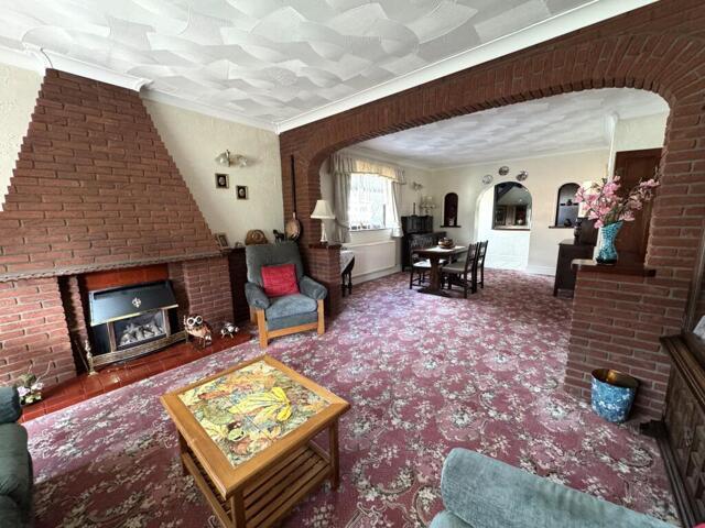 For Sale 3 Bedroom Bungalow Swadlincote Derbyshire DS101059926