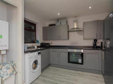 House for sale in Moses Gate - Equipped kitchen