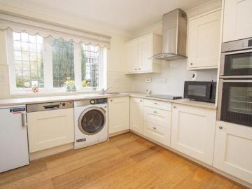 Durham County Area - Garden, Equipped kitchen