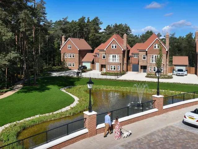 For Sale 3 Bedroom House Hartland Village Fleet DLS102596732