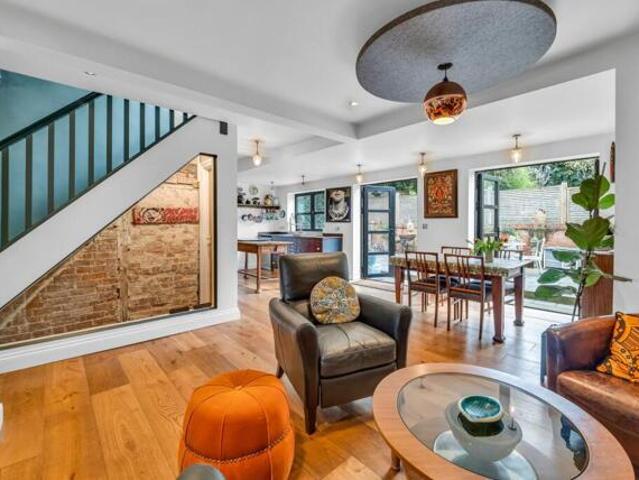 For Sale 3 Bedroom House High Street High Street DS101678049