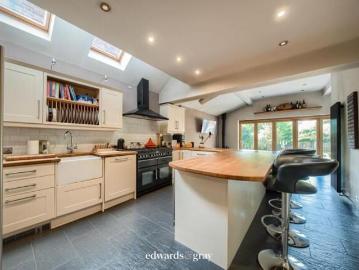For Sale 3 Bedroom House Stoneleigh Coventry DS101675264