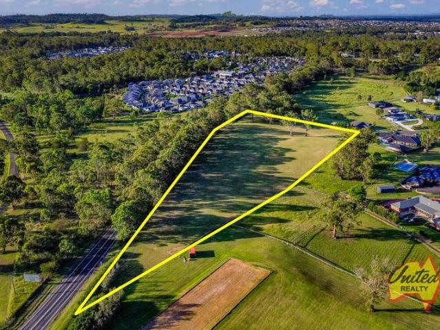 For Sale: Vacant Land in Prestige Kirkham 2.63 Ha* 6.5 Acres* Prime Location